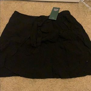 Black loose-fit knotted skirt